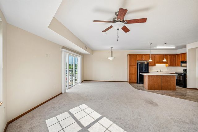 600 E Hillcrest Avenue 213, Indianola, IA 50125