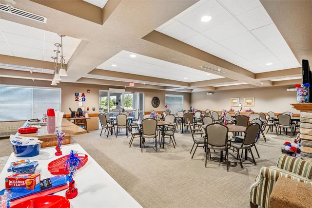600 E Hillcrest Avenue 213, Indianola, IA 50125