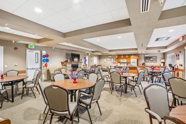 600 E Hillcrest Avenue 213, Indianola, IA 50125