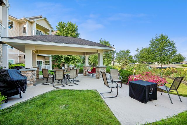600 E Hillcrest Avenue 213, Indianola, IA 50125