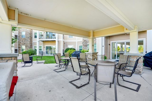600 E Hillcrest Avenue 213, Indianola, IA 50125