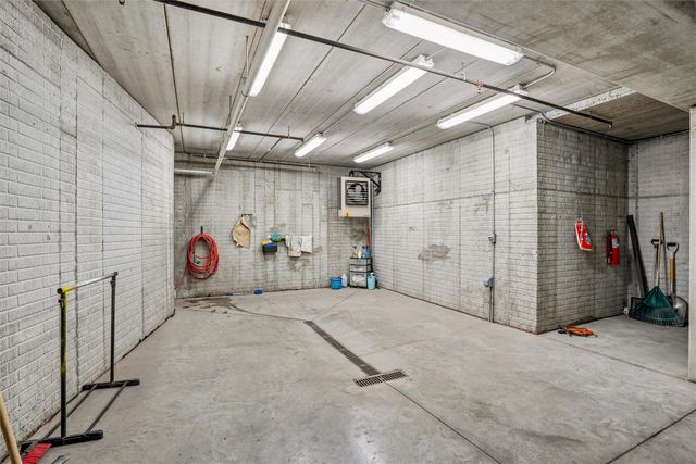 600 E Hillcrest Avenue 213, Indianola, IA 50125