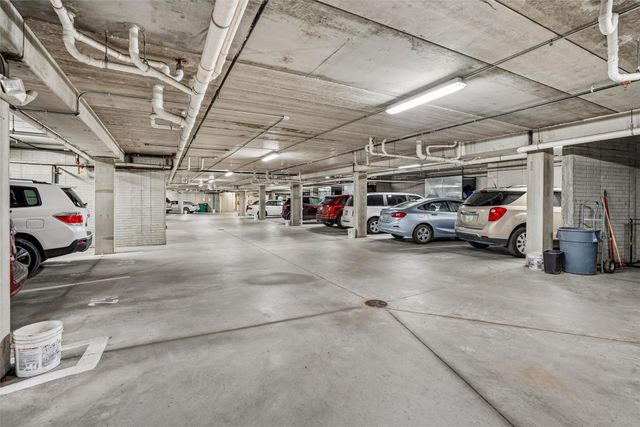 600 E Hillcrest Avenue 213, Indianola, IA 50125