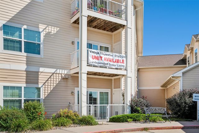 600 E Hillcrest Avenue 213, Indianola, IA 50125