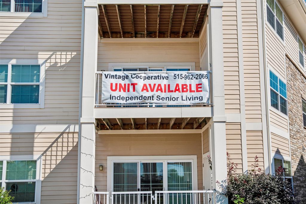 600 E Hillcrest Avenue 213, Indianola, IA 50125