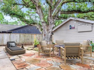 11306 Valley Stream Drive, Houston, TX 77043