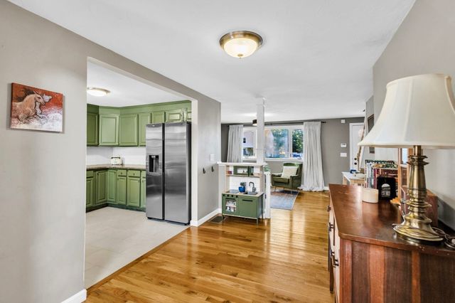 4 Stratton Rd, Hudson, MA 01749