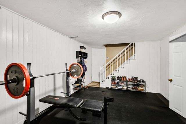 4 Stratton Rd, Hudson, MA 01749