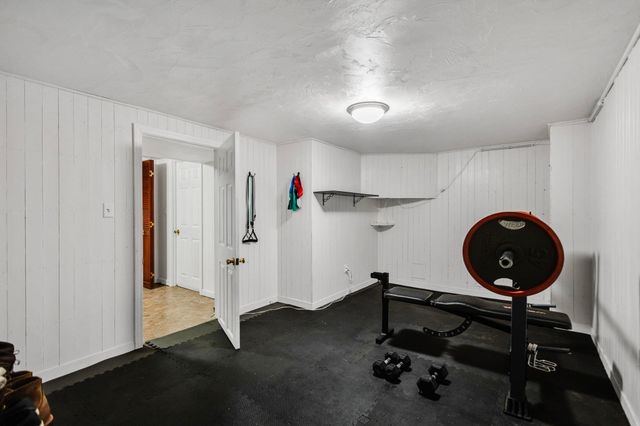 4 Stratton Rd, Hudson, MA 01749