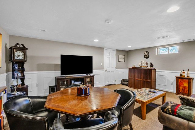 4 Stratton Rd, Hudson, MA 01749