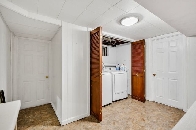 4 Stratton Rd, Hudson, MA 01749