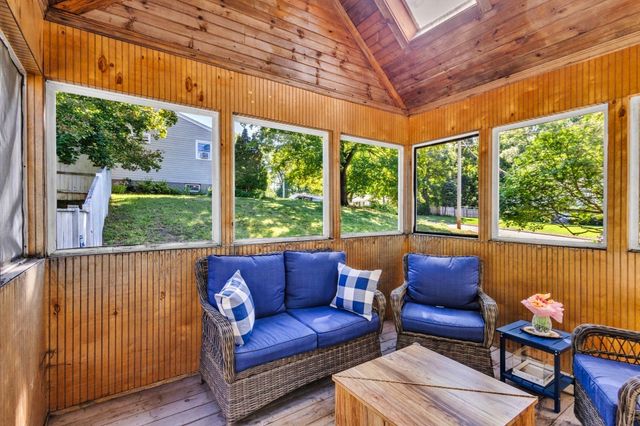 4 Stratton Rd, Hudson, MA 01749