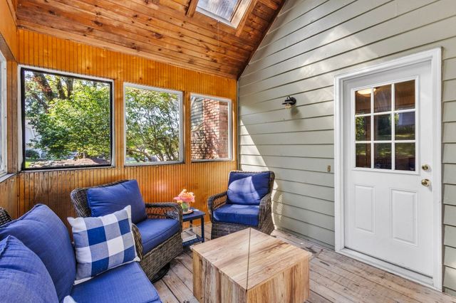 4 Stratton Rd, Hudson, MA 01749