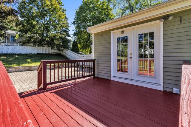 4 Stratton Rd, Hudson, MA 01749