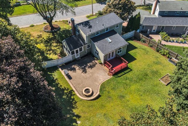 4 Stratton Rd, Hudson, MA 01749