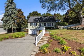 4 Stratton Rd, Hudson, MA 01749
