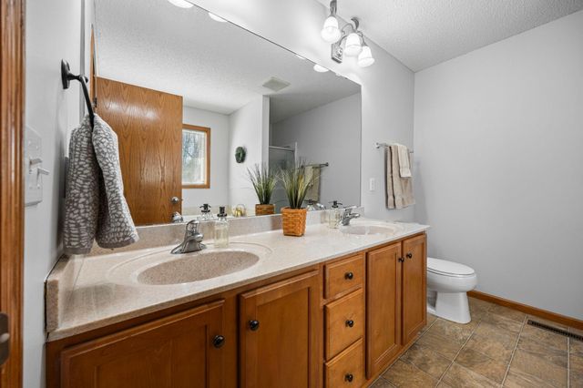 1832 Alden Avenue, Shakopee, MN 55379