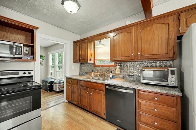1411 S 10th St., Salina, KS 67401
