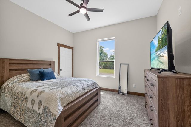 1406 State Highway 21 E, Crockett, TX 75835