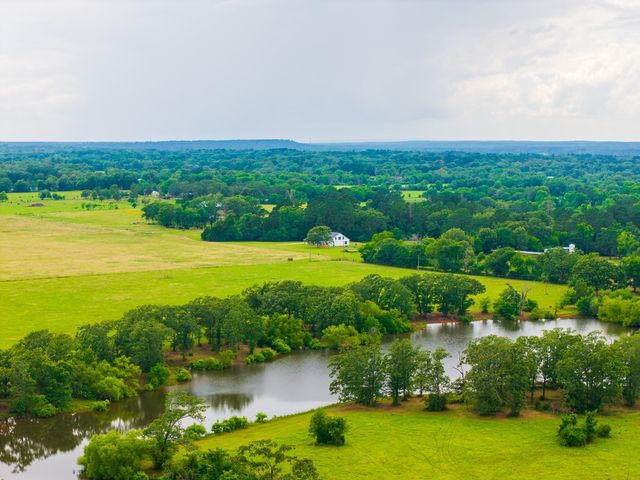 1406 State Highway 21 E, Crockett, TX 75835