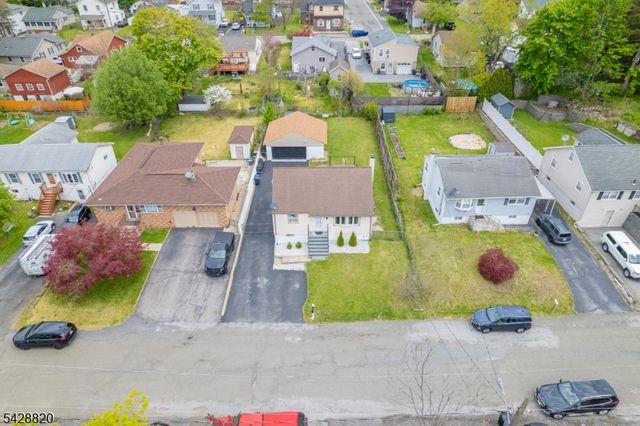 13 Kovach St, Franklin Boro, NJ 07416