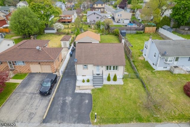 13 Kovach St, Franklin Boro, NJ 07416