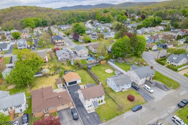 13 Kovach St, Franklin Boro, NJ 07416