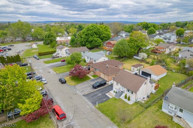 13 Kovach St, Franklin Boro, NJ 07416