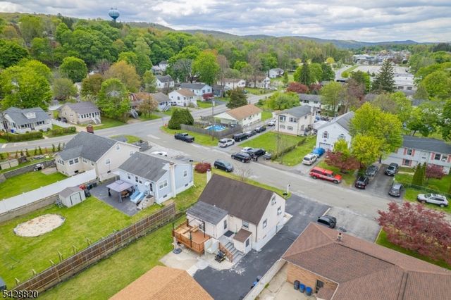 13 Kovach St, Franklin Boro, NJ 07416
