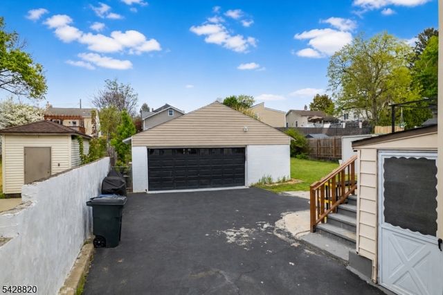 13 Kovach St, Franklin Boro, NJ 07416