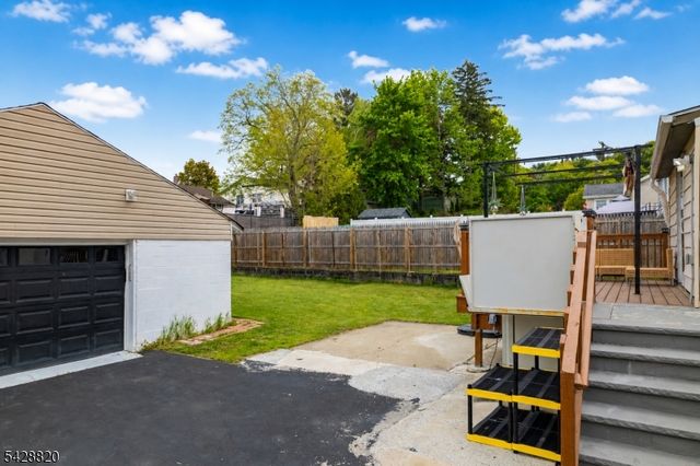 13 Kovach St, Franklin Boro, NJ 07416