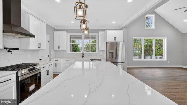 2001 POPLAR RIDGE RD, Pasadena, MD 21122