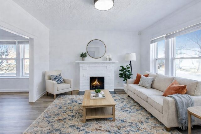 3047 W Berteau Avenue 1, Chicago, IL 60618