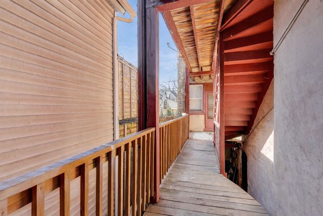 3047 W Berteau Avenue 1, Chicago, IL 60618