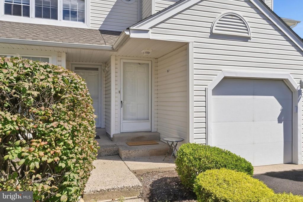 36 BANBURY CT, SOUTHAMPTON, PA 18966 — photo 2