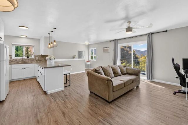 10466 Caminito Sulmona, San Diego, CA 92129