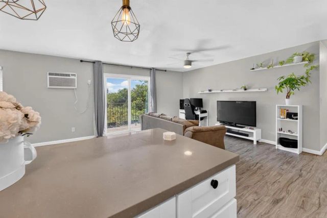 10466 Caminito Sulmona, San Diego, CA 92129