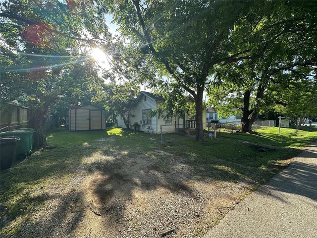 1439 Laird Street, Houston, TX 77008