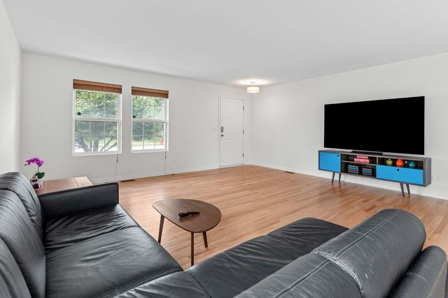 25138 PRESIDENTIAL Avenue, Plainfield, IL 60544