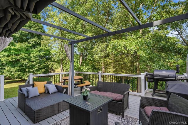 19 Regent Road, Warwick, NY 10990