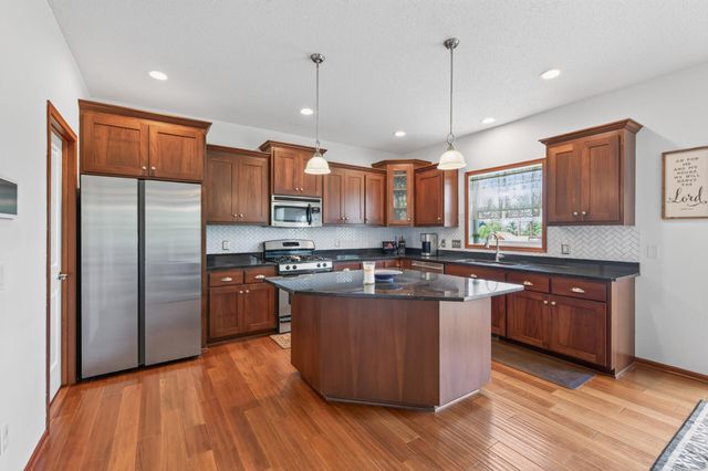 6220 Homestead Avenue S, Cottage Grove, MN 55016