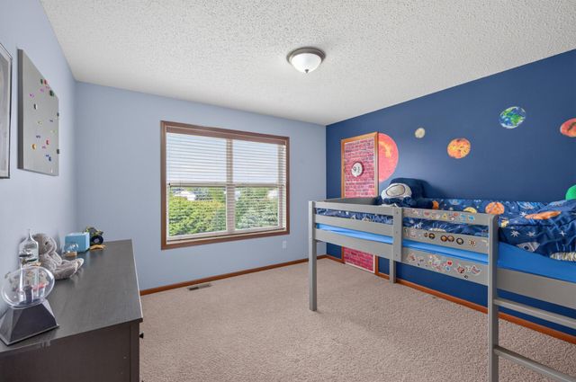 6220 Homestead Avenue S, Cottage Grove, MN 55016