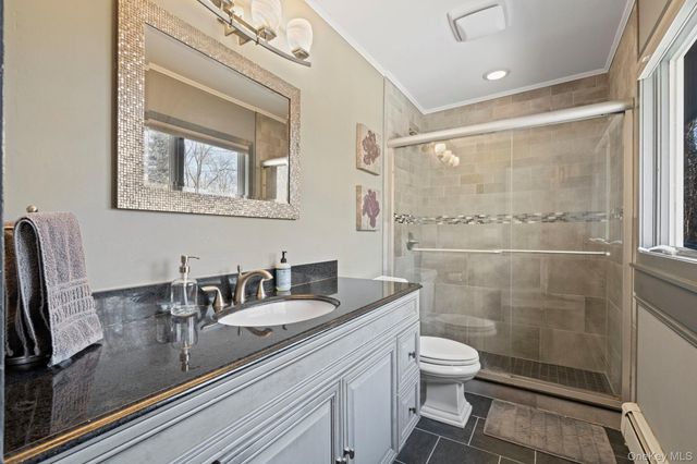 25 Cliff Road W, Wading River, NY 11792