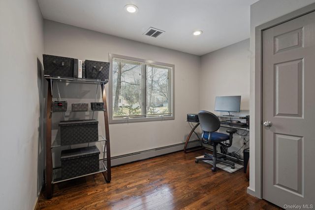 25 Cliff Road W, Wading River, NY 11792