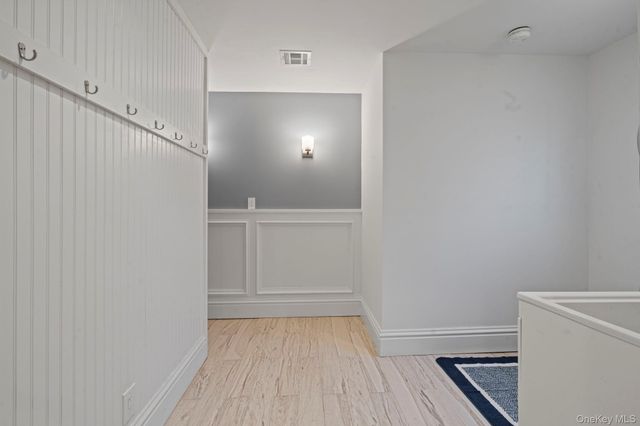 25 Cliff Road W, Wading River, NY 11792