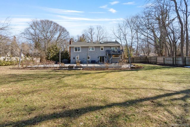 25 Cliff Road W, Wading River, NY 11792