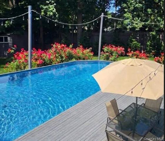 25 Cliff Road W, Wading River, NY 11792