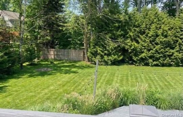 25 Cliff Road W, Wading River, NY 11792