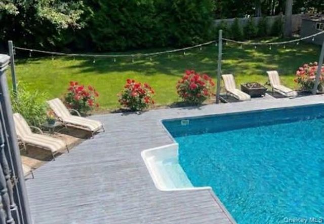 25 Cliff Road W, Wading River, NY 11792