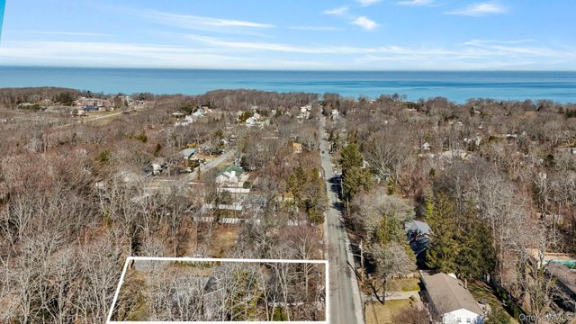 25 Cliff Road W, Wading River, NY 11792